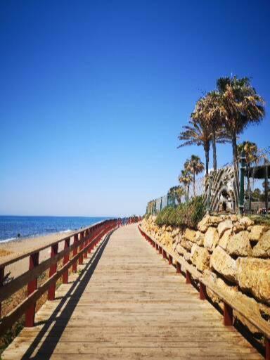Beachfront Apartment Near Marbella Sitio de Calahonda Εξωτερικό φωτογραφία