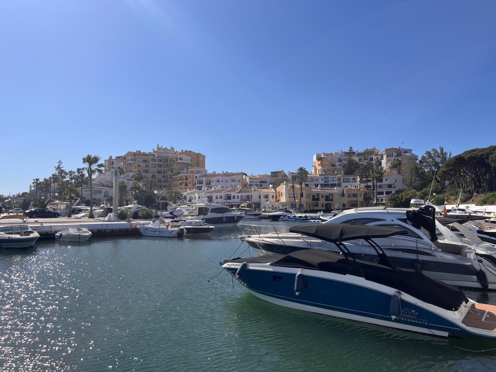 Beachfront Apartment Near Marbella Sitio de Calahonda Εξωτερικό φωτογραφία